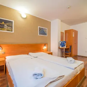 Easy Star 3*, Budapest Magyarország